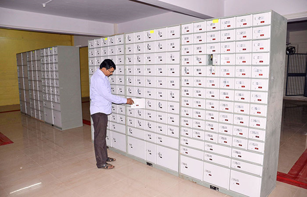 Bank-Lockers