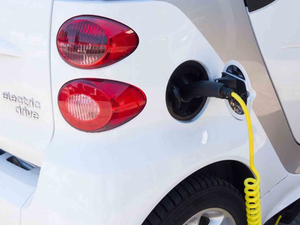 Petrol, Diesel Cars to Get Expensive to Nudge Buyers Towards Electric Vehicles